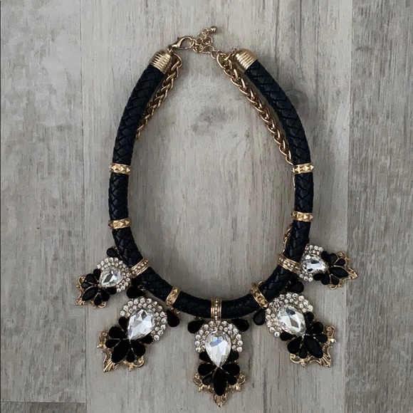 statement necklace - Picture 2 of 3